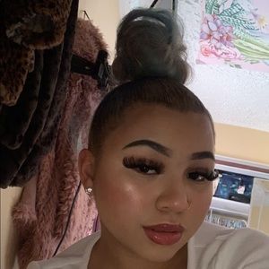 Meet your Posher, Izzy